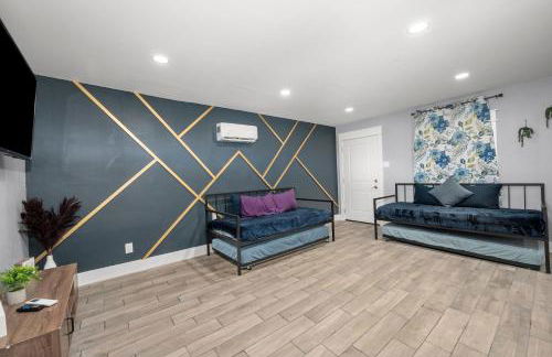 Comfortable 2BR Uptown Escape with Free Park - Foto 15