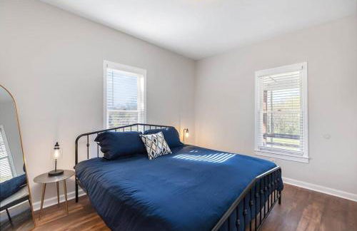 Downtown home! Walk to Bulls Stadium, DPAC & food - Foto 23