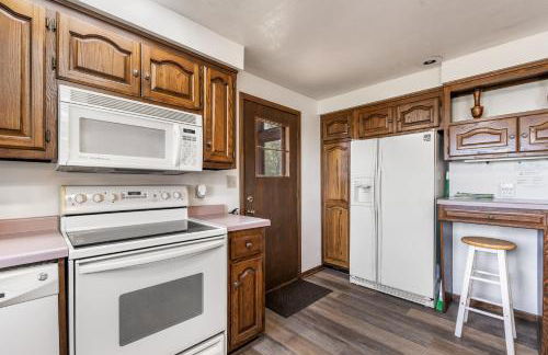 Lily Bay Lodge by Simple Life Rentals - Photo 19