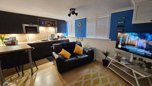 Hayling Hideaway, private cosy annex near to beach - Foto 3, minibar