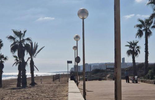 Seafront House,Sea Views,Pool and BBQ, Airport 10 mns - Photo 65