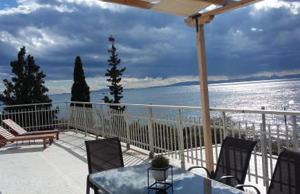 Waterfront Penthouse - Photo 1