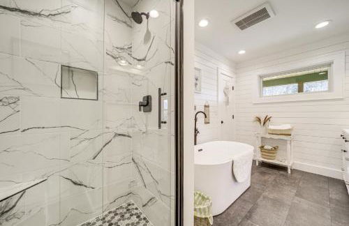 Serene Canton Vacation Rental with Mountain Views - Foto 14