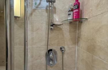 Holyrood Apartment with parking & lift access - Photo 21