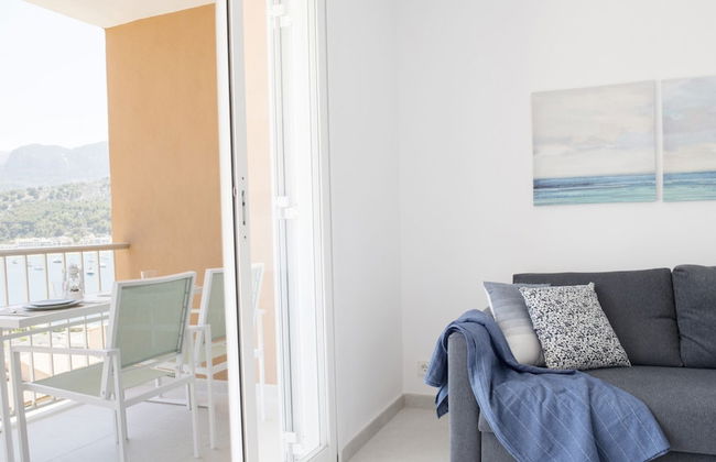 Bright Apartment Near Mountains - Photo 17