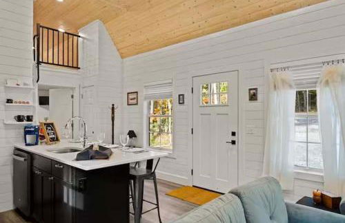 Cozy Family Luray Cabin w Fire Pit Grill WiFi & More - Photo 10