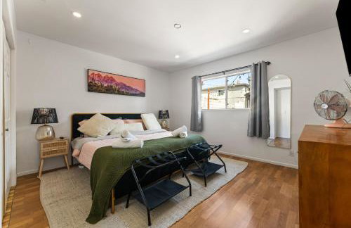Los Angeles charming big house, king bed, parking, EV - Photo 58