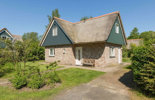 Great Thatched Villa With Solarium, in a National Park - Photo 1