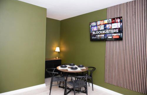 Modern City Living, 1km from the Heart of Town! - Photo 14