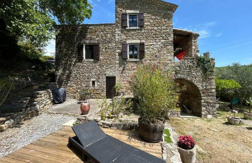 Maison de vacances avec piscine privée, Ardèche, Le Mas de Jallet, proche les Vans, Les Assions - Foto 1