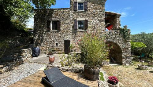 Maison de vacances avec piscine privée, Ardèche, Le Mas de Jallet, proche les Vans, Les Assions - Foto 1, Garden, Garden view