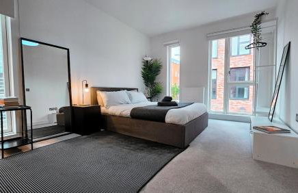 Sleek 4BR Townhouse - Rooftop - Hot Tub - Foto 13