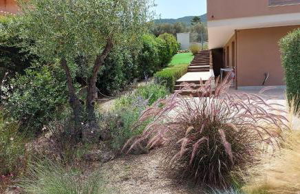 Villa Luigi a Poggio dei Pini, alloggio con giardino e posto auto - Foto 6