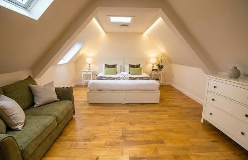 Bamburgh - Sleeps 8 - 3 Bedrooms 2 Bathrooms - Secure Garden - Dogs Stay For Free - Stunning Beach Walks and Views - Log Fire - Outdoor Seating and Eating - Off Street Parking - Quiet Rural Location - Fast Wifi - Foto 7