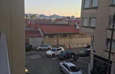 L'Escapade-Vélodrome-La Timone-Parking-Balcon-Wifi-Netflix-Urban NestConciergerie - Foto 25