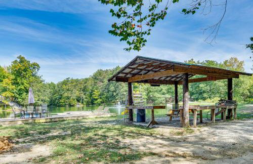 Lake Escape with Hot Tub and Docks in Hope! - Foto 34