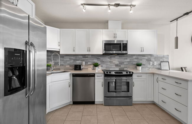 GLOBALSTAY. Modern Downtown Condos. Free parking - Photo 47