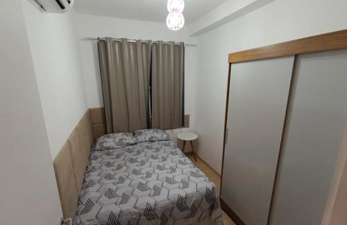 Apartamento aconchegante com excelente localização e piscina - Foto 7