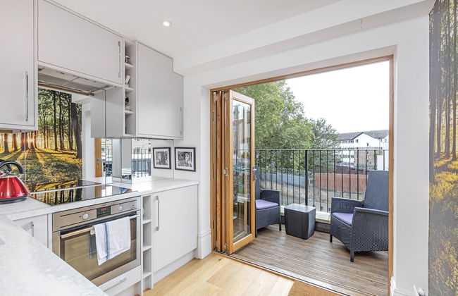 Pet-friendly Fulham 1-bed Apt, 2 Mins to Tube - Photo 9