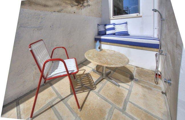 Lovely 70s Style Patio and Terrace - Photo 46