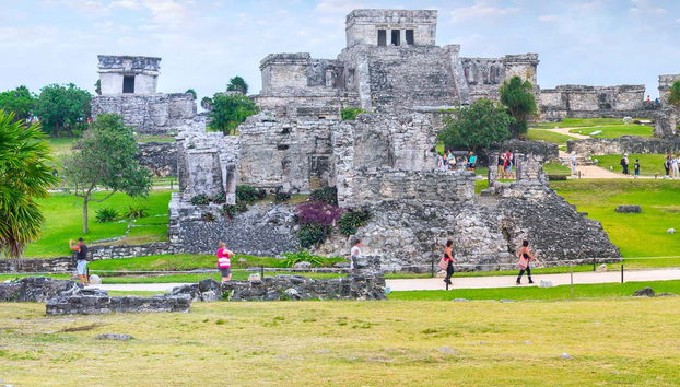 Sítio maia de Tulum, às margens do Caribe mexicano