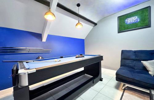 Sleek Skyward Serenity 2bed w Pool Table - Ystrad - Foto 24