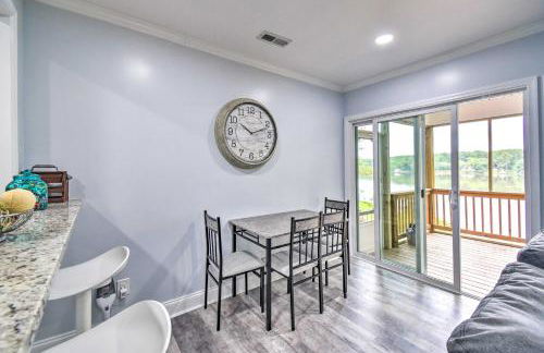 Relaxing Riverfront Cottage with Boat Dock! - Foto 7