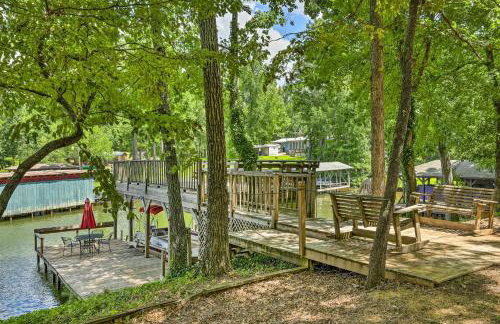 Waterfront Sparta Gem with Fire Pit and Kayak! - Foto 28