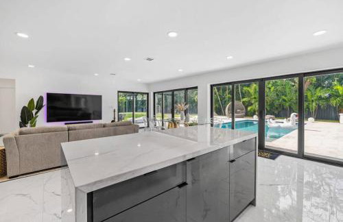 Luxury Villa Azure with Heated Pool 20 minutes to Beach - Foto 11