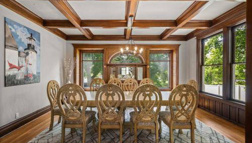 Historic Manor with 8 BDRMS 9 BATHS & 3 Kitchens - Foto 5