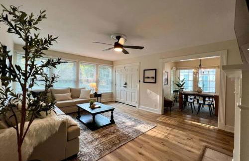 Blue Moon Cottage - Music Room, Inground Pool - Foto 11