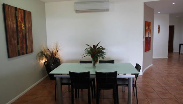 Zen Bridgeport Waterfront Balcony Dining - Pool - Foto 3, Habitación