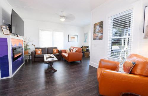 Cozy Downtown Seneca Bungalow - Foto 10