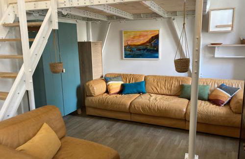 Studio neuf avec mezzanine au cœur de Le Palais - FR-1-418-267 - Photo 2