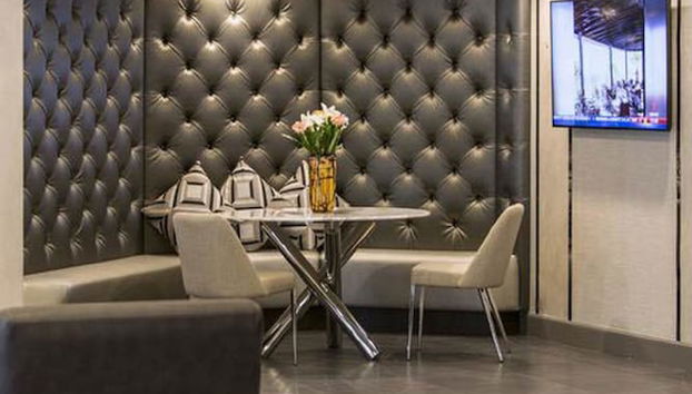 Coin salon dans le hall