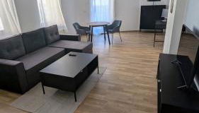 LeHaStays Buckau - NS15-02 I 2 Zimmer I voll ausgestattete Küche I Erdgeschoss I Balkon I Smart TV - Foto 2