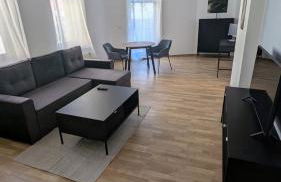 LeHaStays Buckau - NS15-02 I 2 Zimmer I voll ausgestattete Küche I Erdgeschoss I Balkon I Smart TV - Foto 2