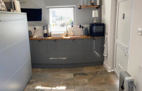 Adorable bedsit for you, partner and your pet! - Foto 2