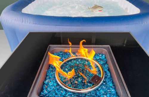 Fireside Hot Tub, King Bed Suite - Foto 17