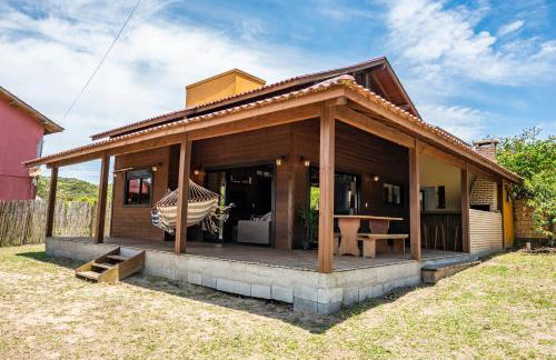 Cabana Aconchegante a 800m da Praia com 4 Quartos, Lareira Externa, Aquecedor em 2 Quartos, Netflix e Pet Friendly - Foto 7