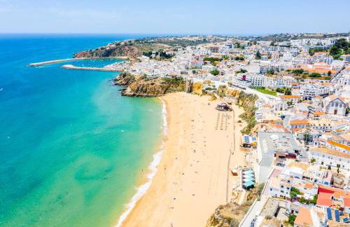 Villa Cordeiro - Heated Pool - Free wi-fi - Air Con - Foto 39