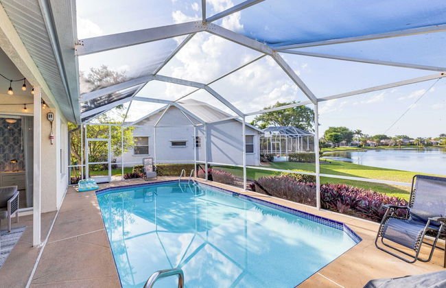 Private Pool, Pond Views, & Bonus Lounge in Gated Naples Community Drive to Dining & Sand - Foto 48