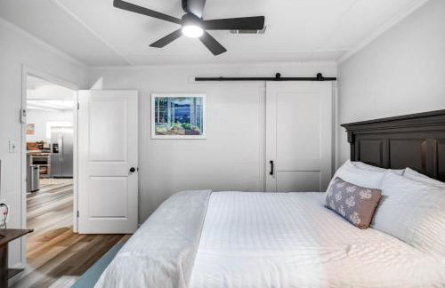 Lakefront Cabin with Private Dock - Foto 17