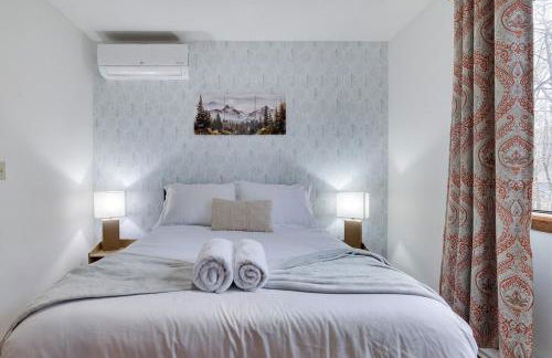 Hot tub - Game Loft & Arcade - 2 King Beds - Pet Friendly - Foto 36