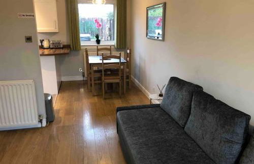 Cosy Home with Free Parking Near Edinburgh St Andrews M90 & Amazon - Foto 6