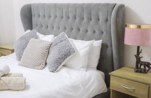 Beautiful 2 Bedroom house with big Garden & Parking fast wifi, and king size bed - Foto 17