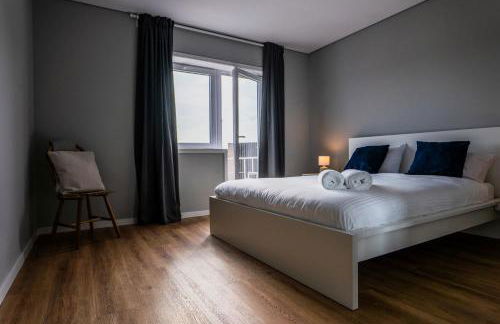 3BR Flat by Casa da Música, Central, Sleeps 6, E - Foto 2