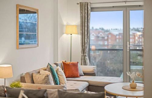 Modern 2 Bed Apartment in Greenwich, 24h Free Parking, Great for Business & Contractors, Sleeps 6 - Photo 10