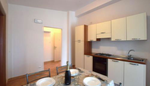 1 Bedroom Amazing Apartment In Palmi - Photo 3