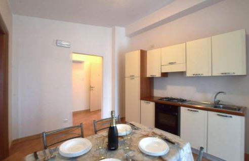 1 Bedroom Amazing Apartment In Palmi - Photo 3